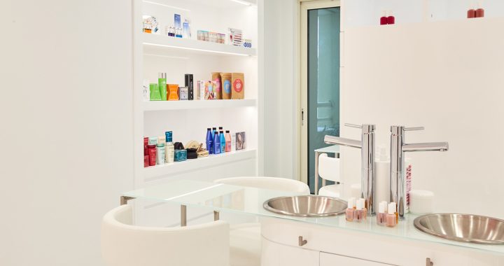 The Vacation Manicure: Durable Designs for Every Destination